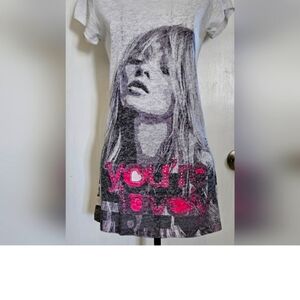 Mi Manchi Screen Print T-shirt. Absolutely gorgeous looking shirt. S